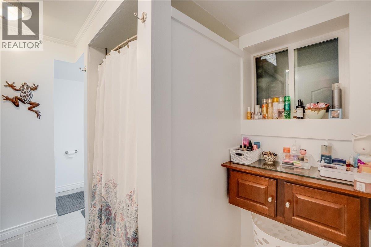 407 Willow Drive, Warfield