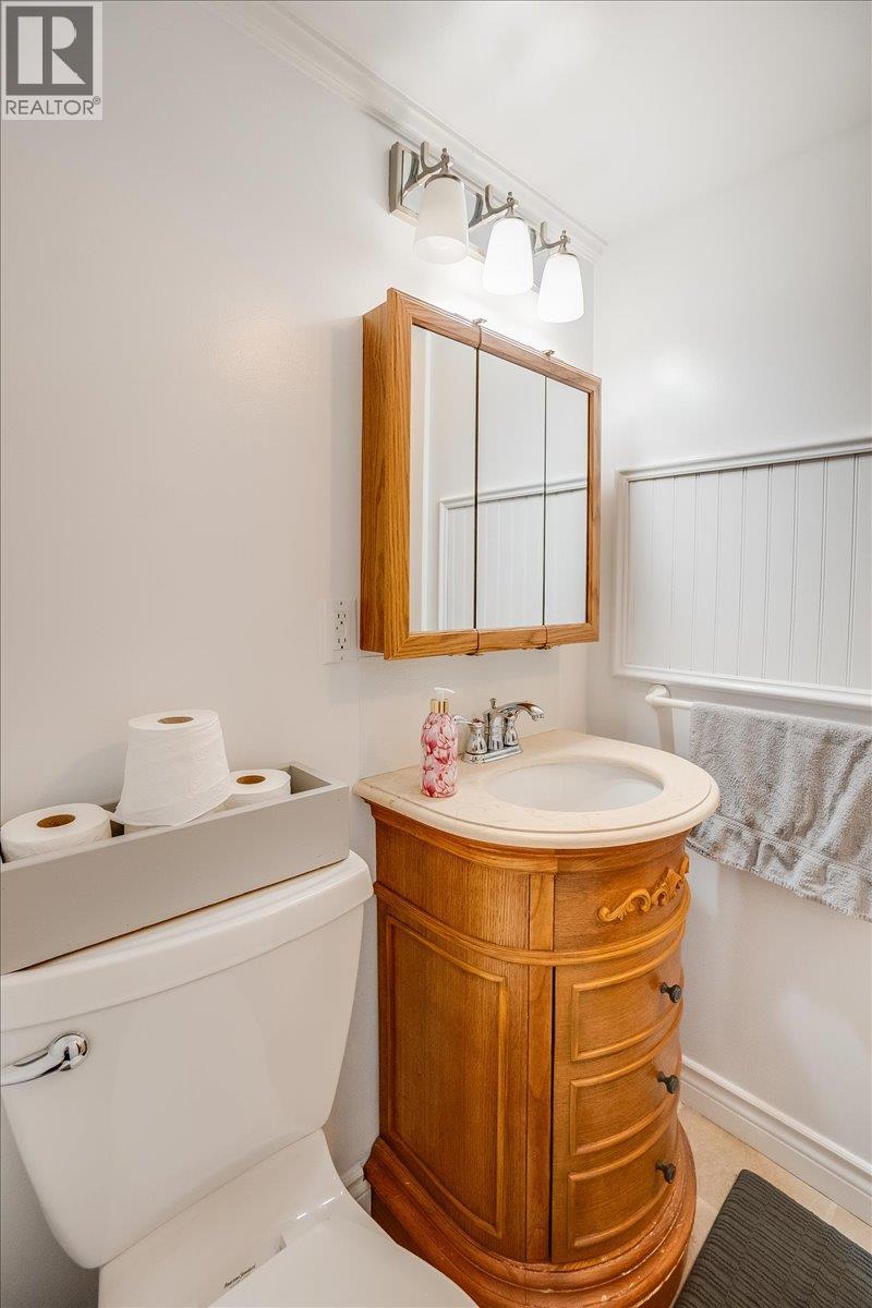 407 Willow Drive, Warfield