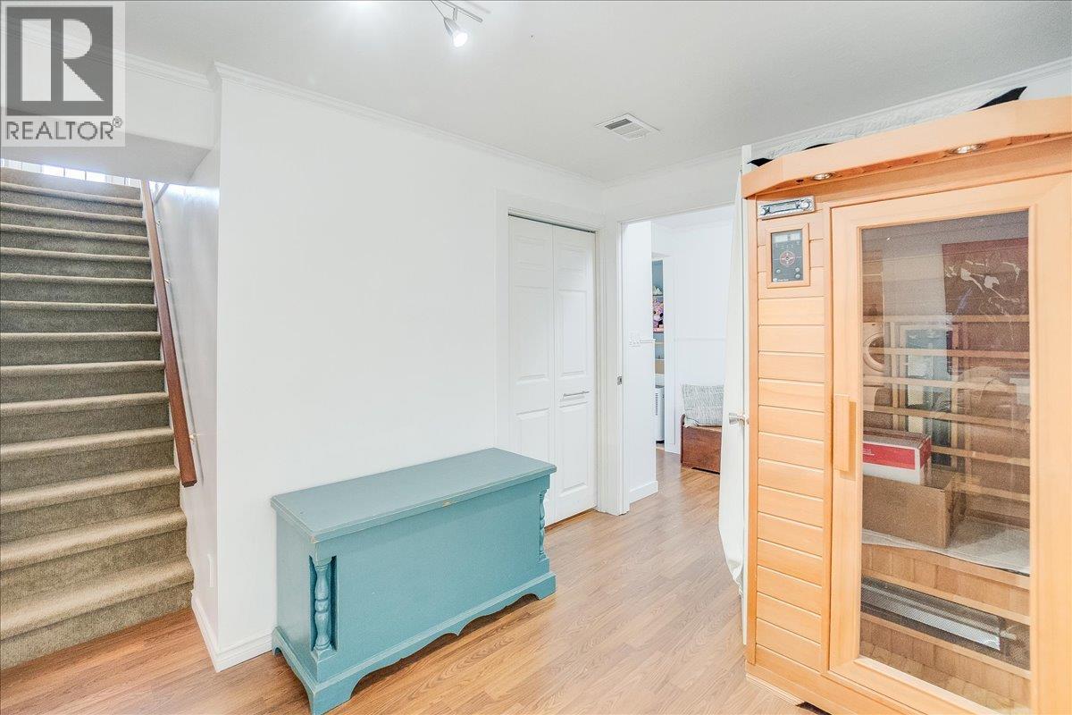 407 Willow Drive, Warfield