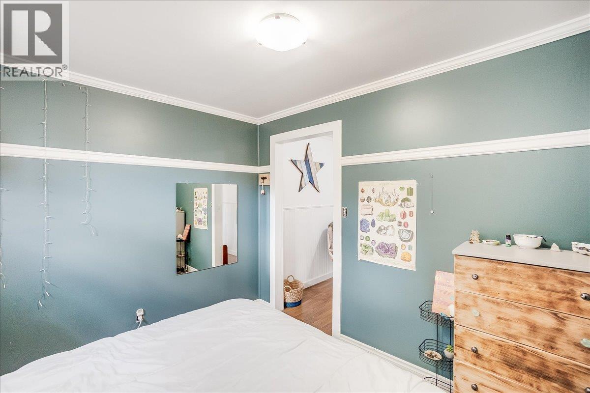 407 Willow Drive, Warfield