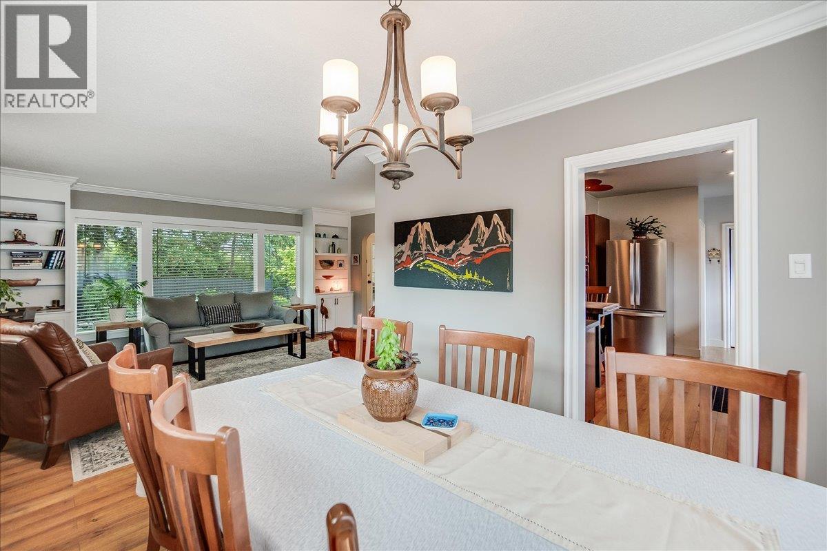 407 Willow Drive, Warfield