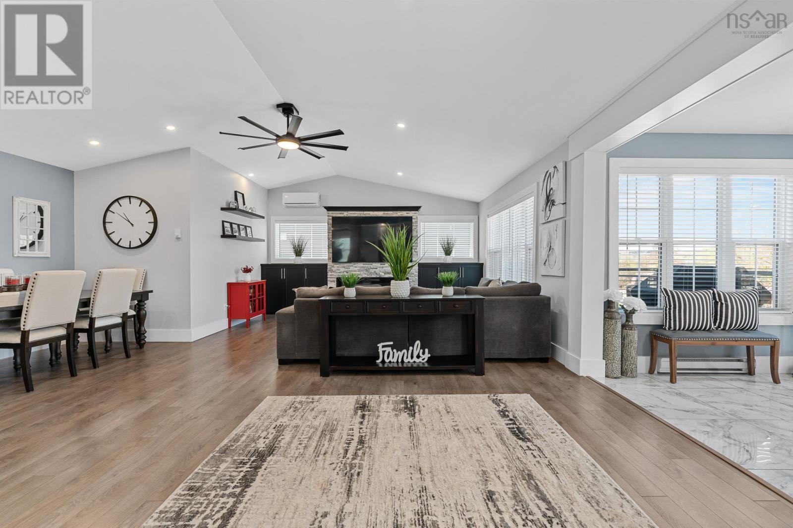 Property 22 of 49 of 704 Waverley Road