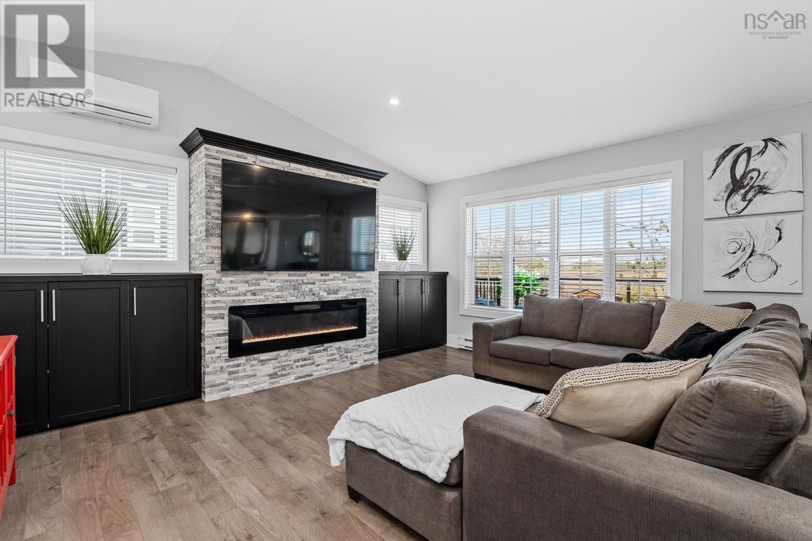 Property 24 of 49 of 704 Waverley Road