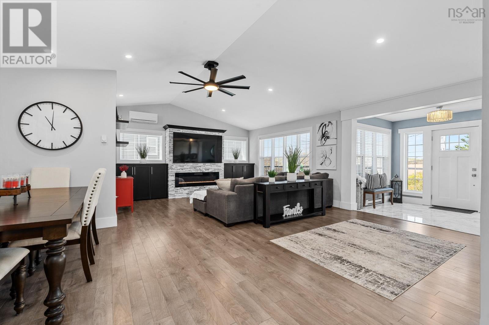 Property 23 of 49 of 704 Waverley Road