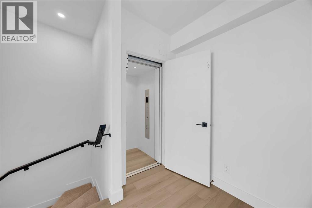 Single Family House for Sale in  Greenwich Heath NW Greenwood/Greenbriar Calgary 