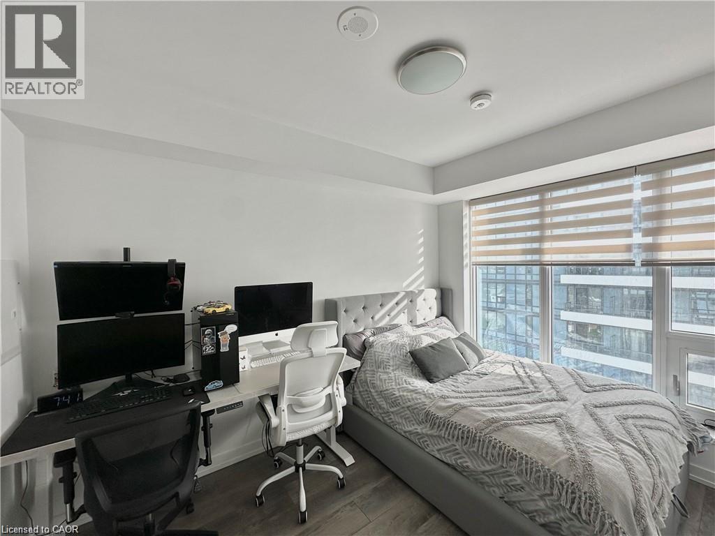 #1114 15 WELLINGTON STREET S - 14