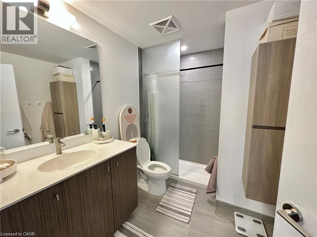 #1114 15 WELLINGTON STREET S - 17