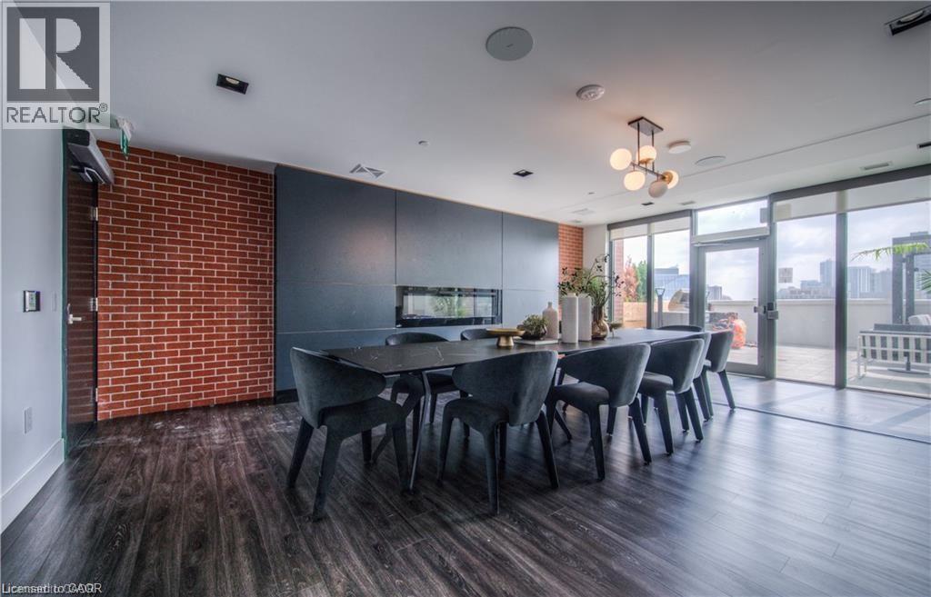 #1114 15 WELLINGTON STREET S - 31