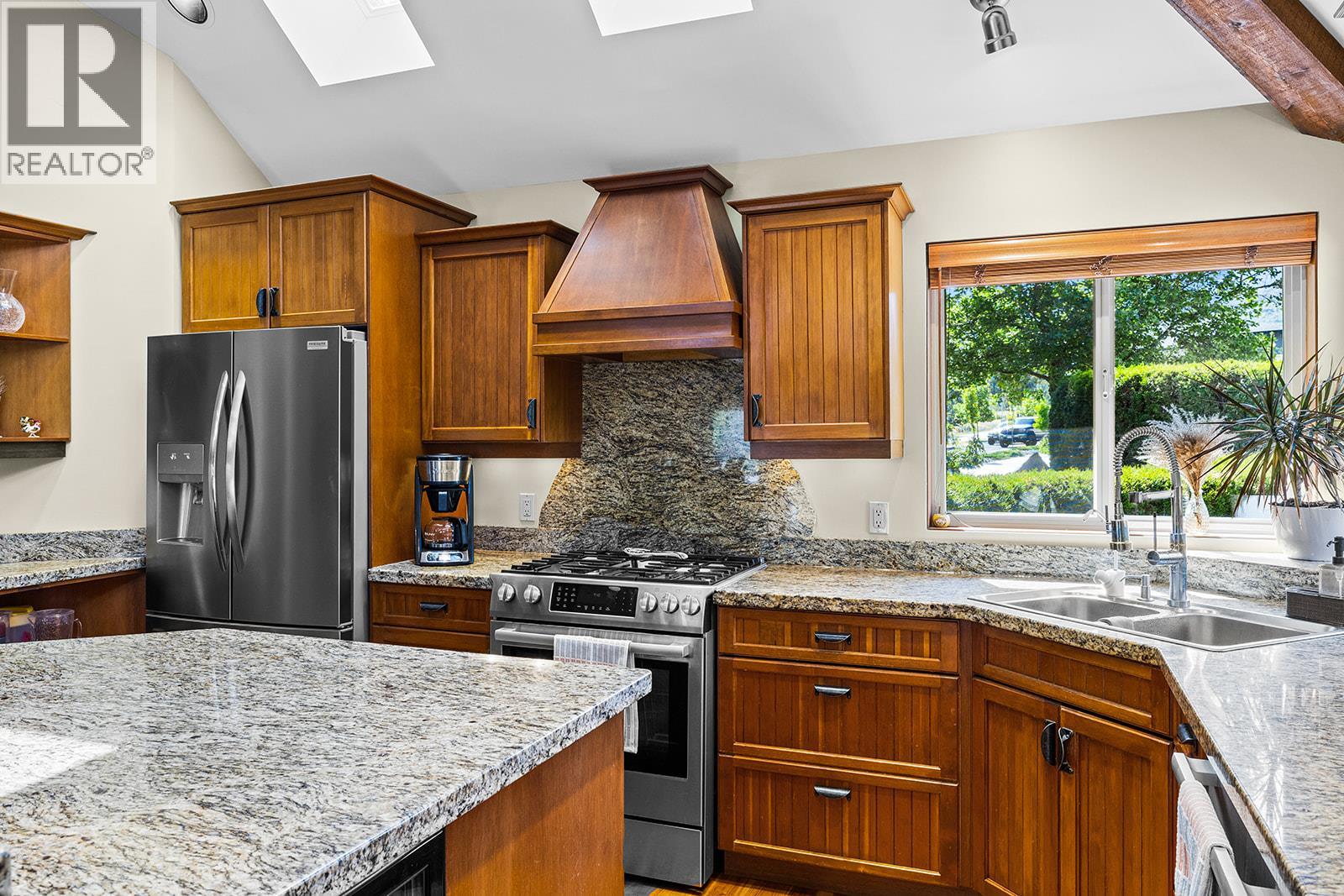  1682 Larkridge Court, Kelowna