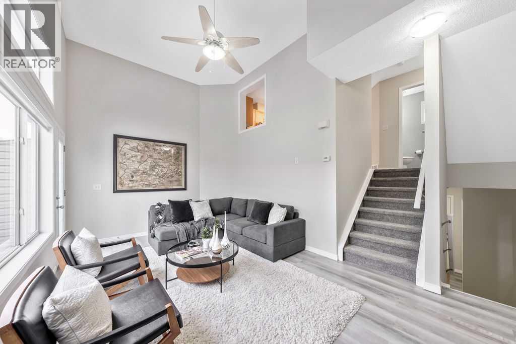 Single Family House 4 Level for Sale in  Everhollow Heights SW Evergreen Calgary 