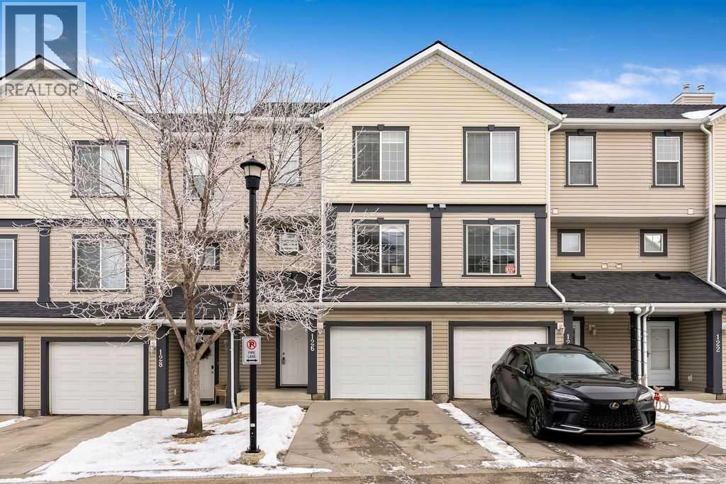 Single Family House 4 Level for Sale in  Everhollow Heights SW Evergreen Calgary 