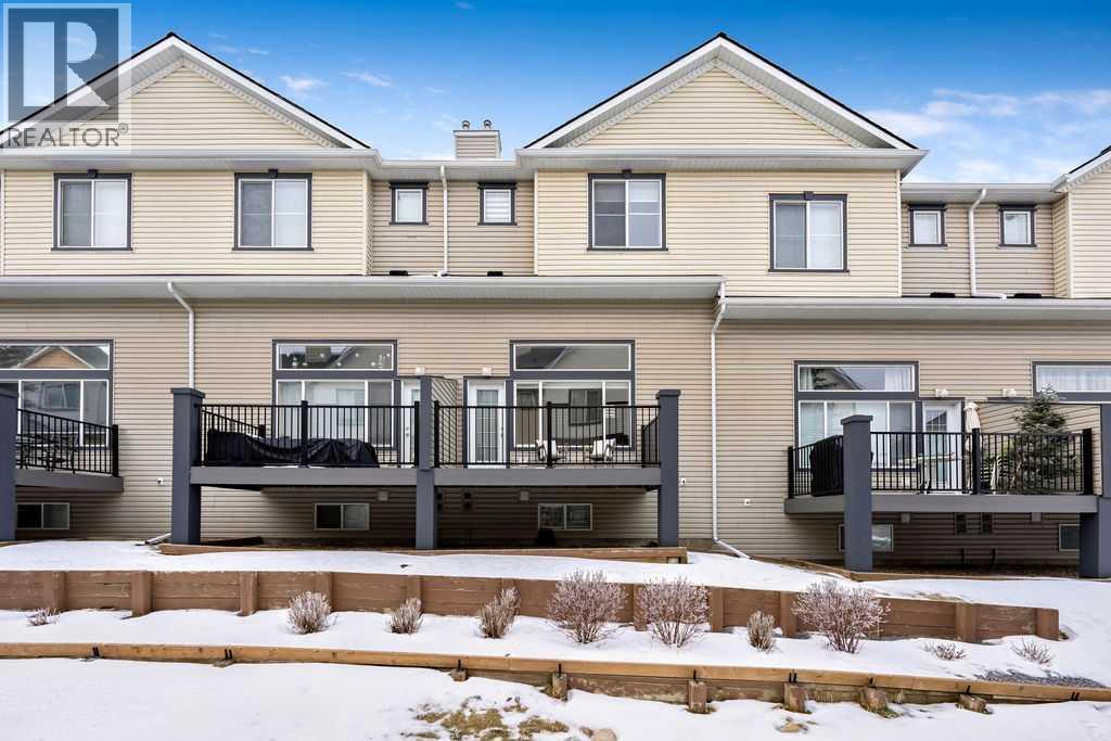 Single Family House 4 Level for Sale in  Everhollow Heights SW Evergreen Calgary 