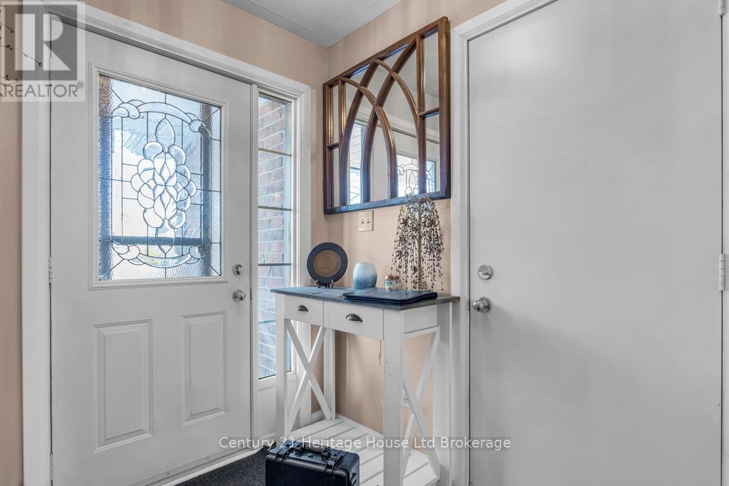 47 BECKETT BOULEVARD - Photo 3 of 44, Tillsonburg, Ontario