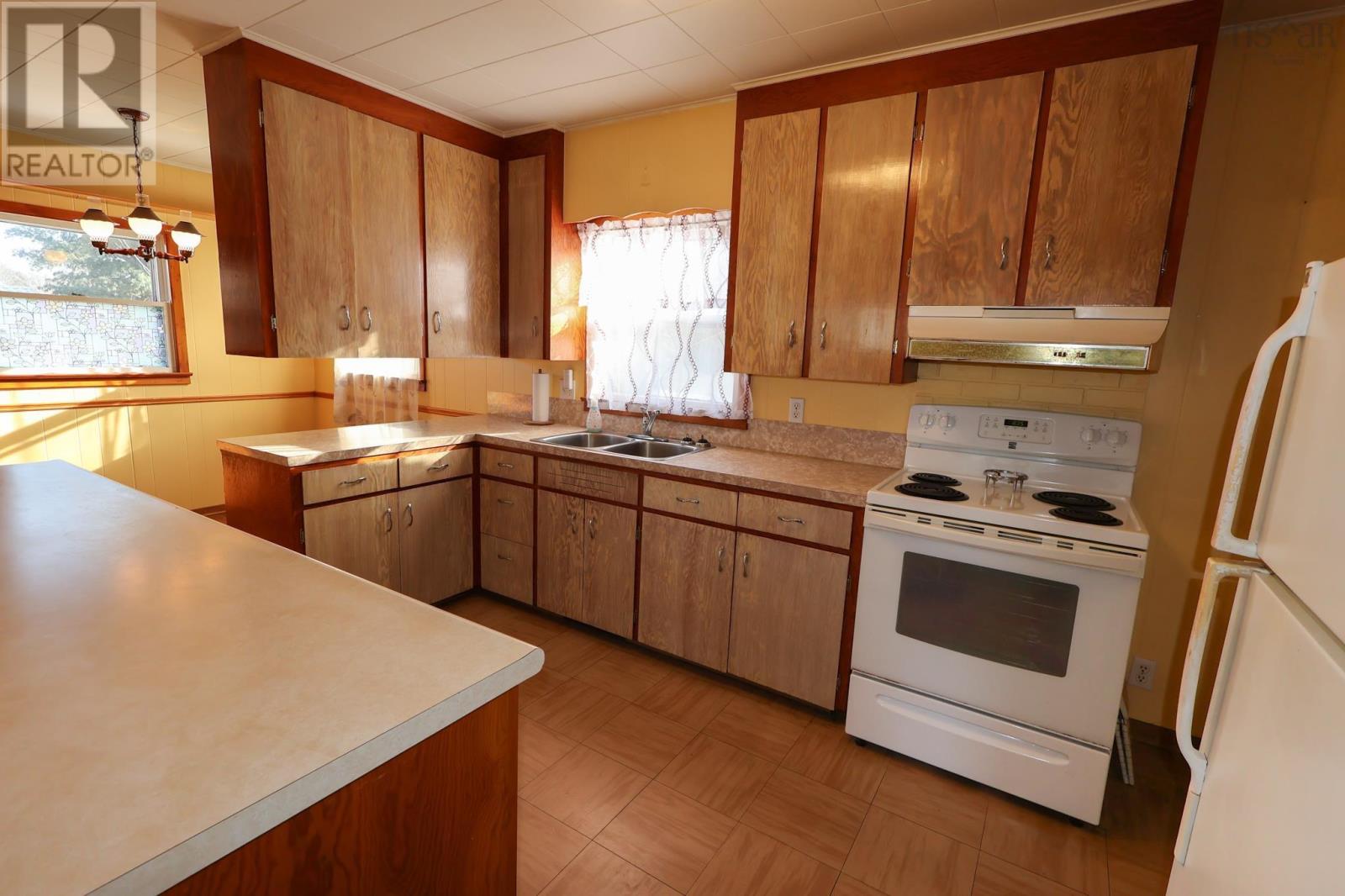 Property 5 of 32 of 2773 Highway 325