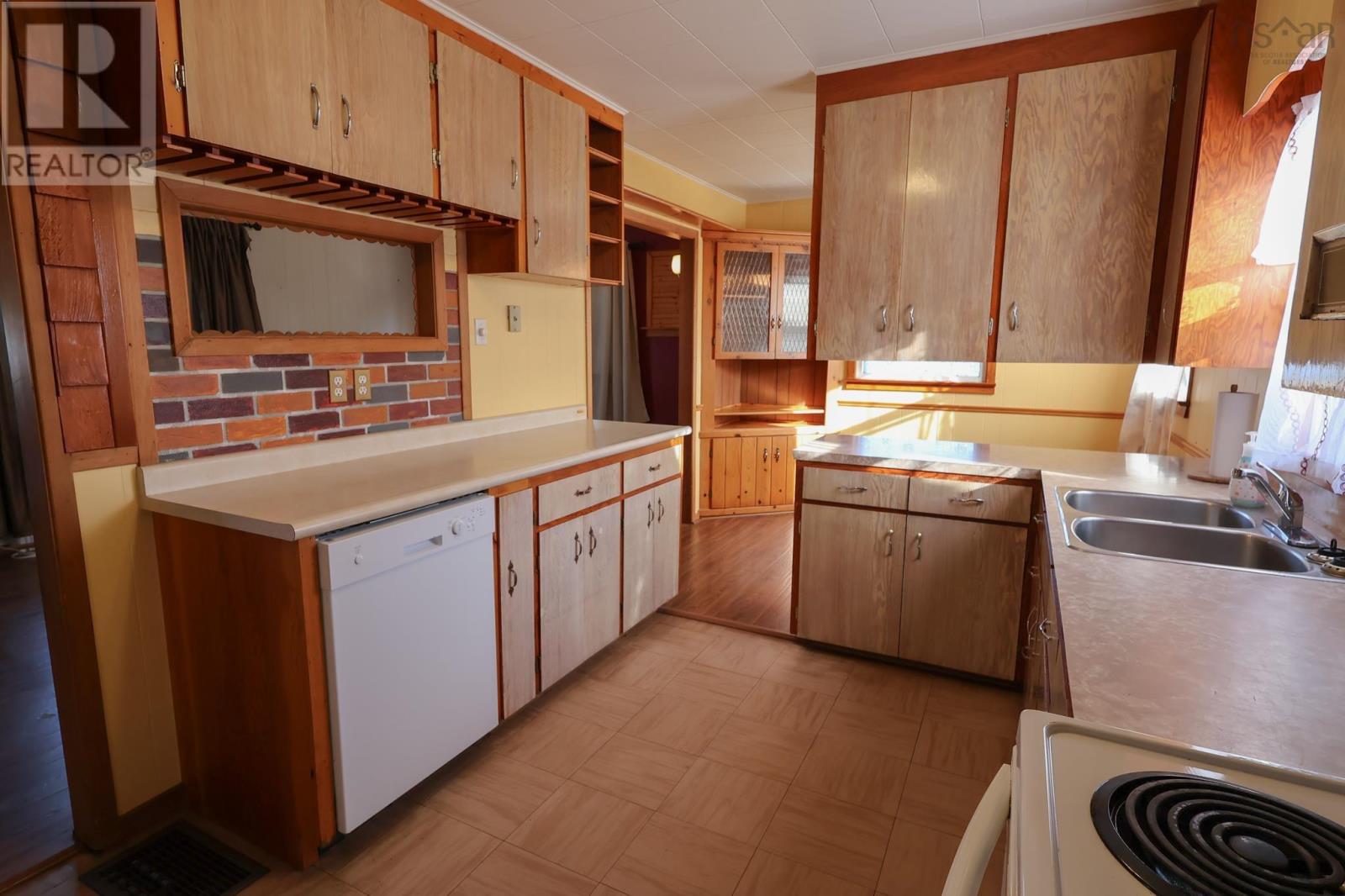 Property 3 of 32 of 2773 Highway 325