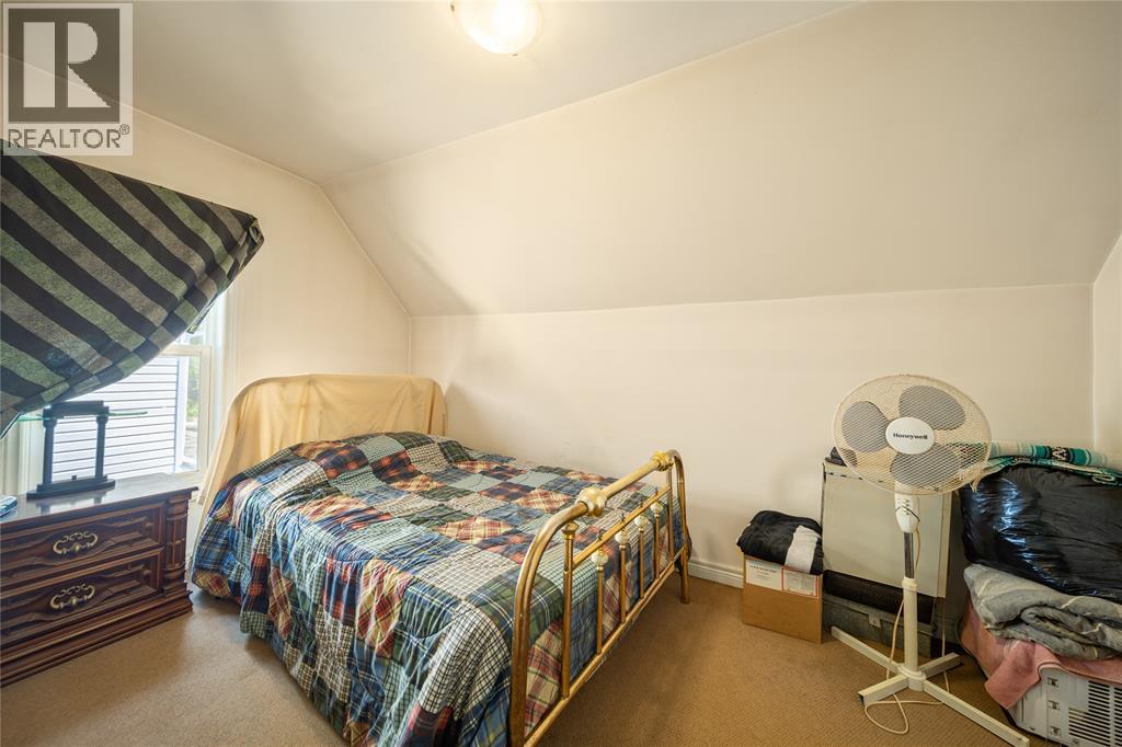 404 RUSSELL STREET - 15