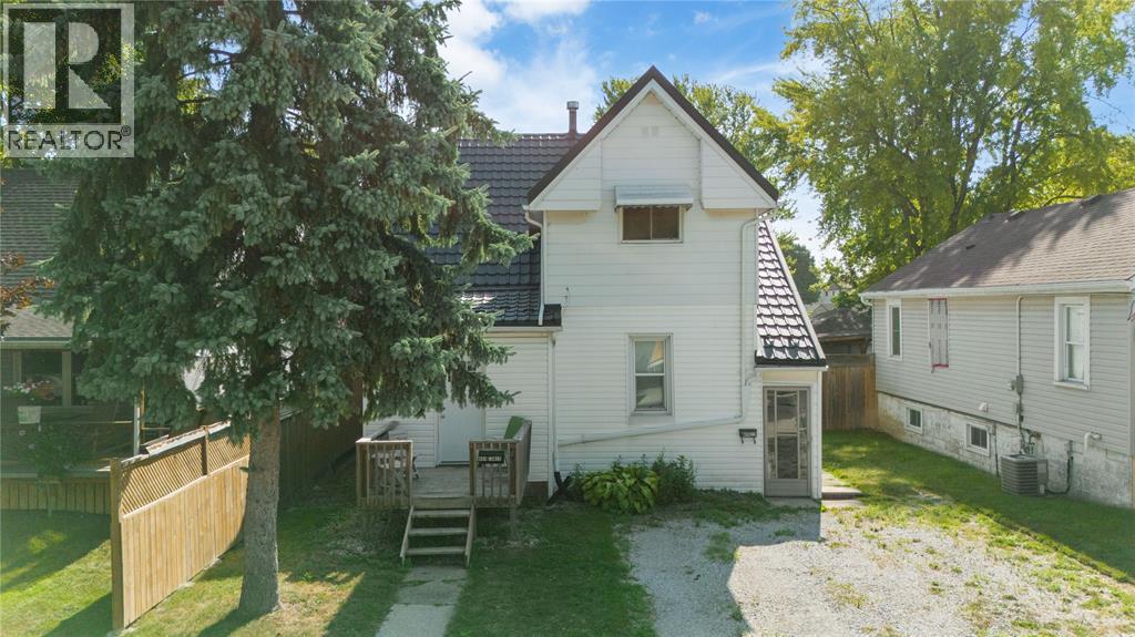 404 RUSSELL STREET - 2