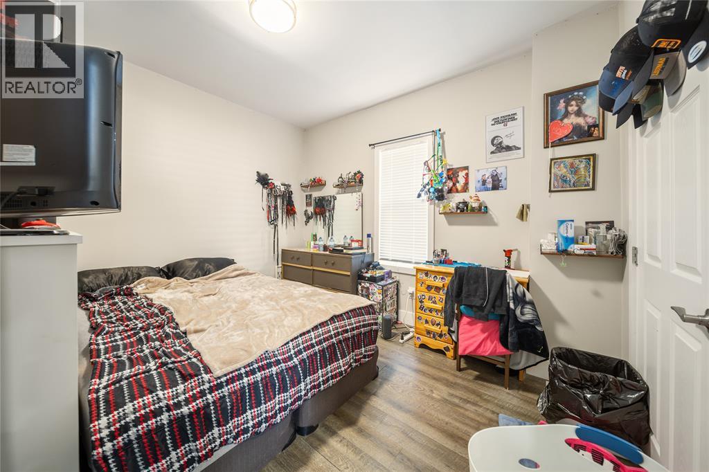 404 RUSSELL STREET - 7