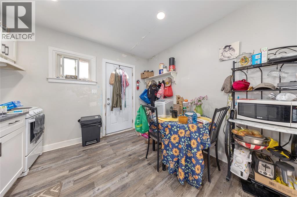 115 BROCK STREET North - 17