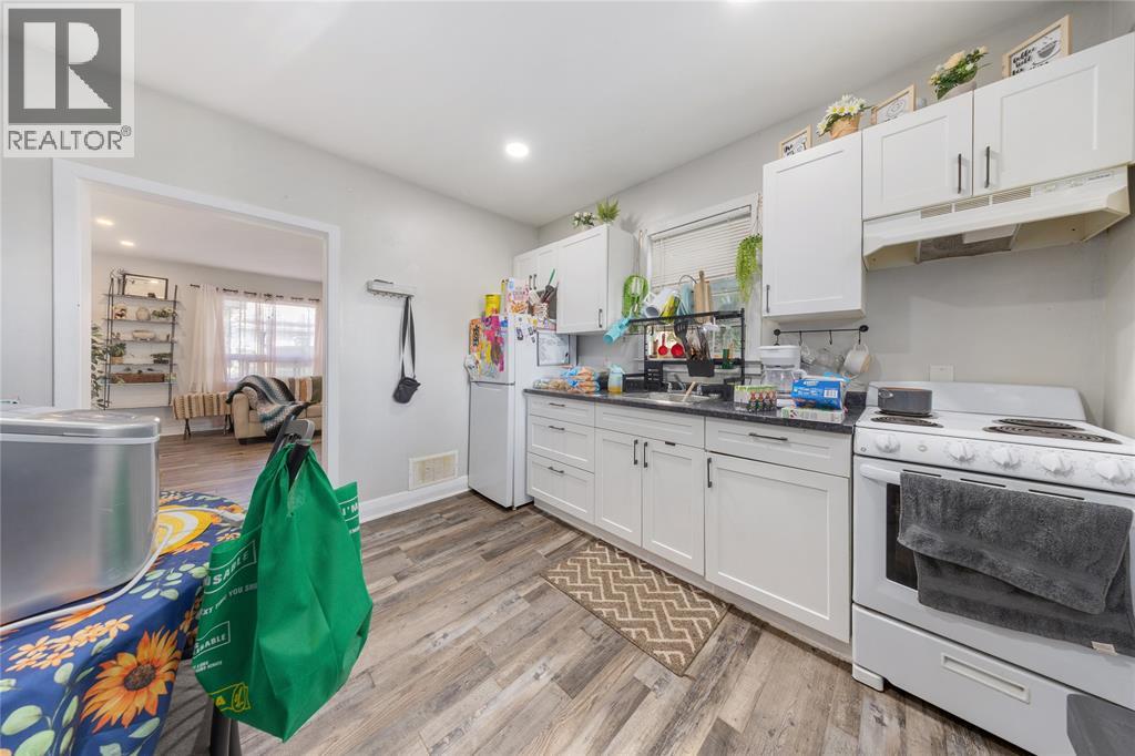115 BROCK STREET North - 19