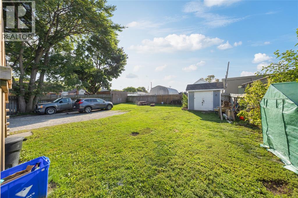115 BROCK STREET North - 5