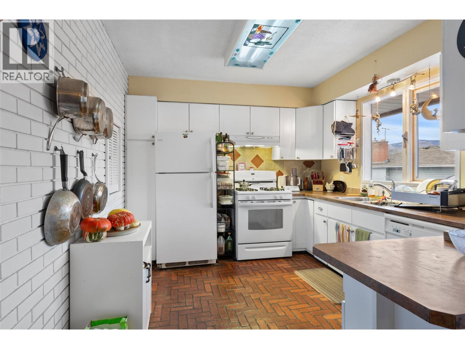 2248 TRANQUILLE ROAD - 10