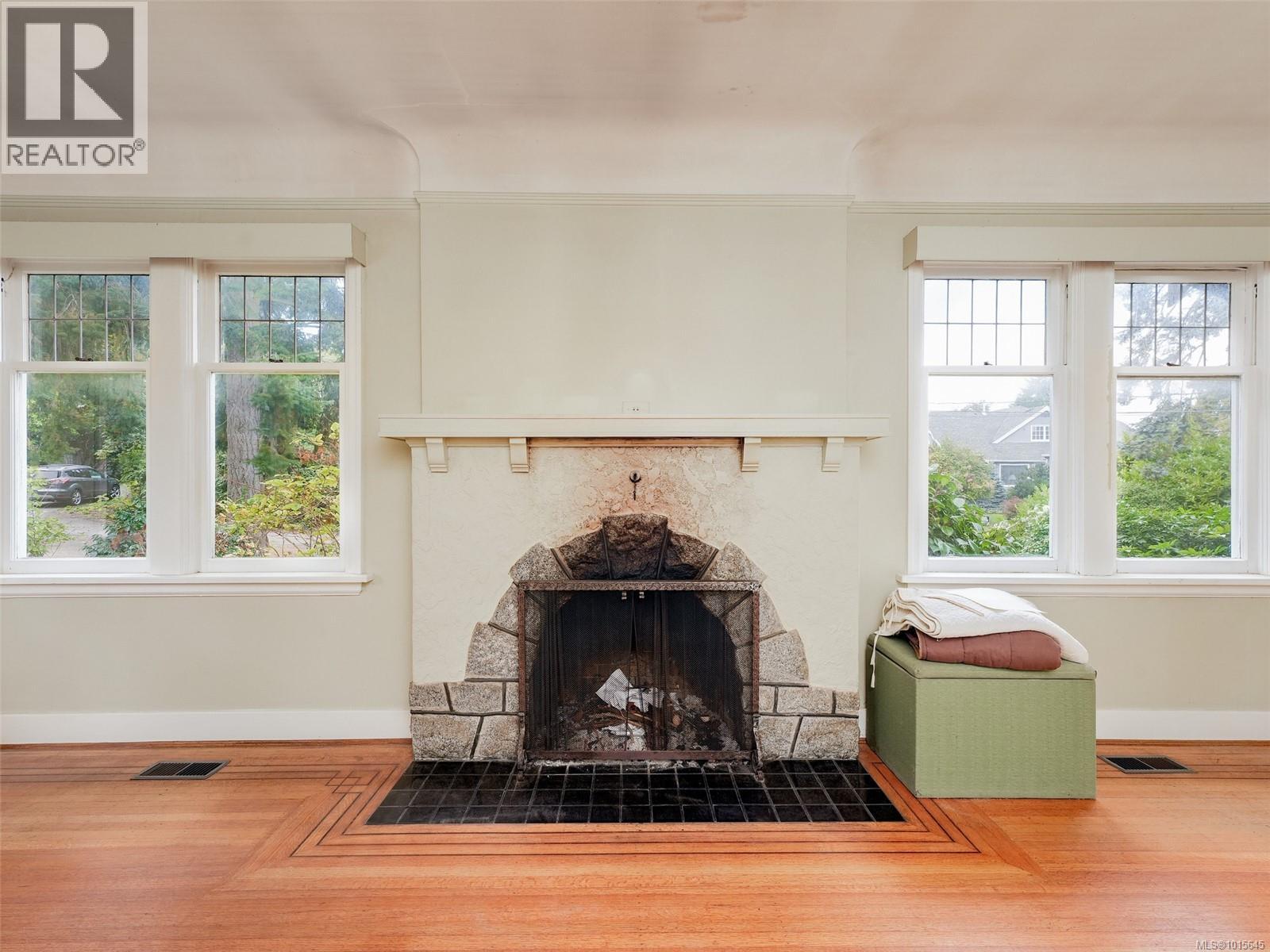  655 Linkleas Avenue, Oak Bay