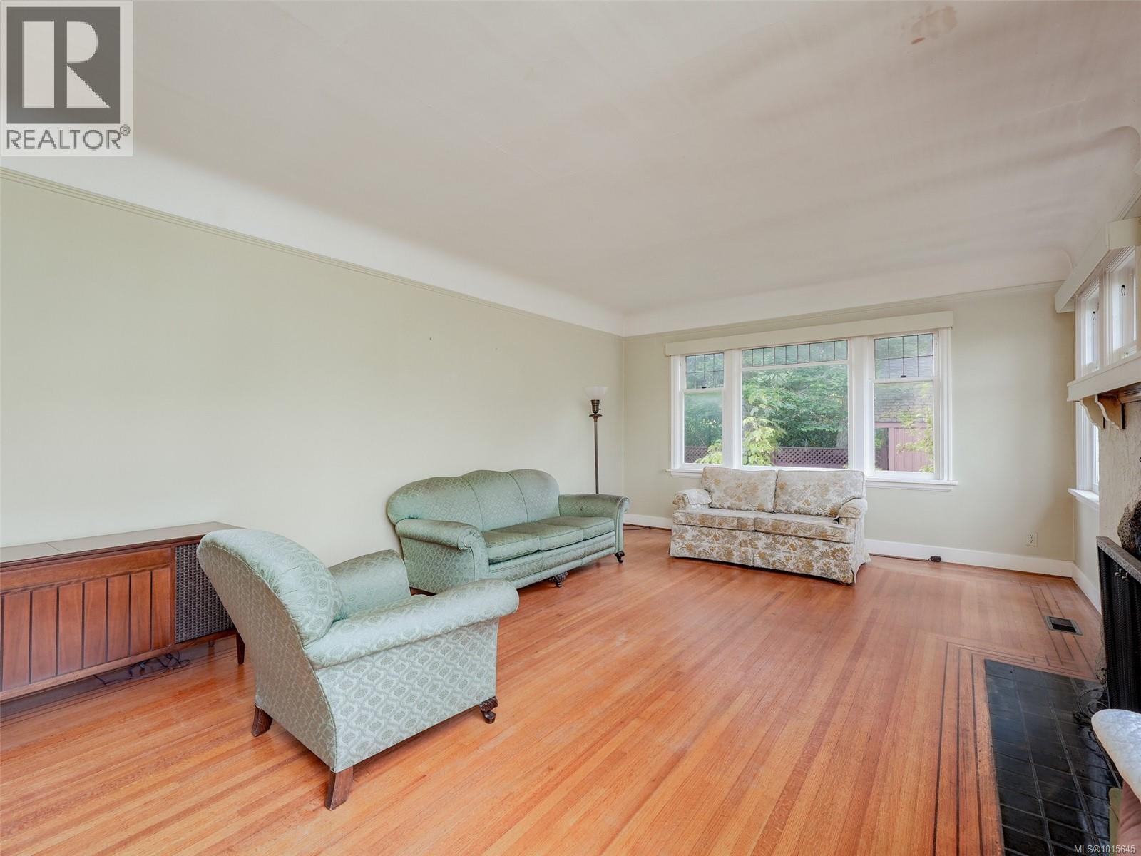  655 Linkleas Avenue, Oak Bay