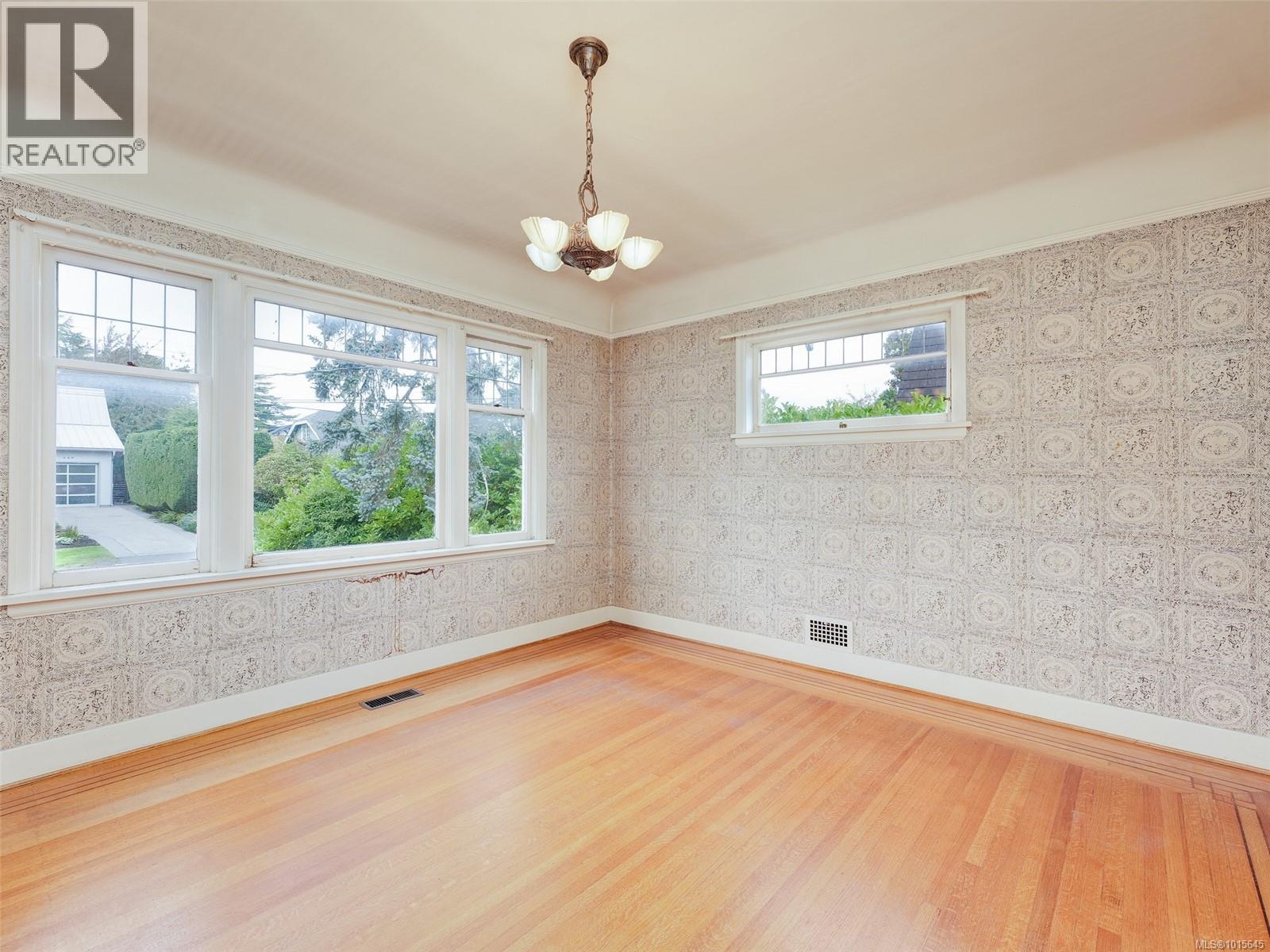  655 Linkleas Avenue, Oak Bay