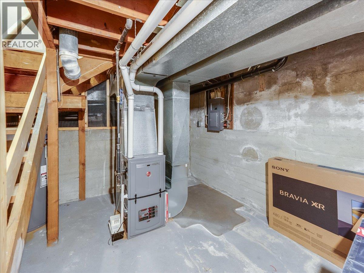 2270 10th Avenue, Castlegar