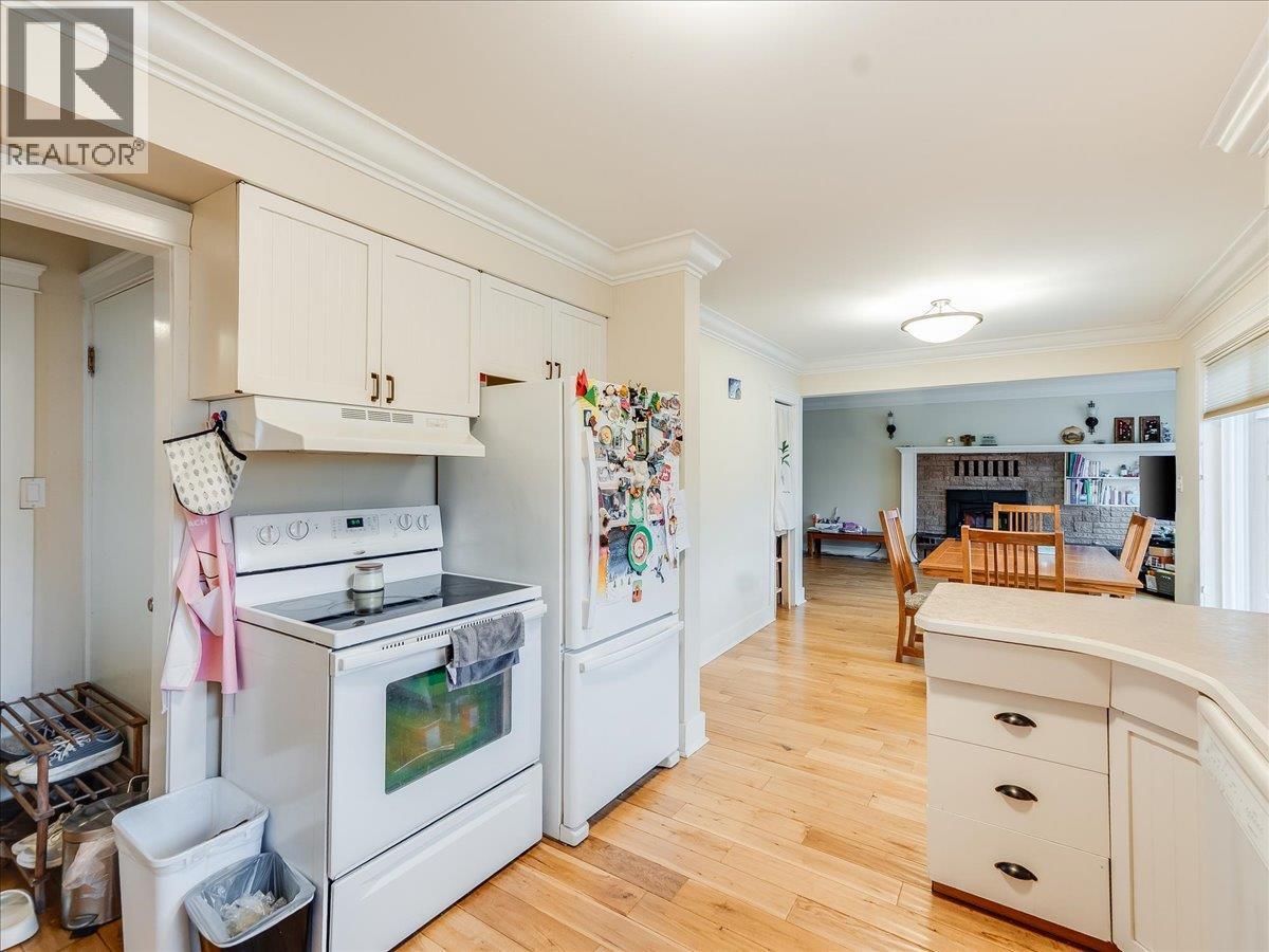 2270 10th Avenue, Castlegar