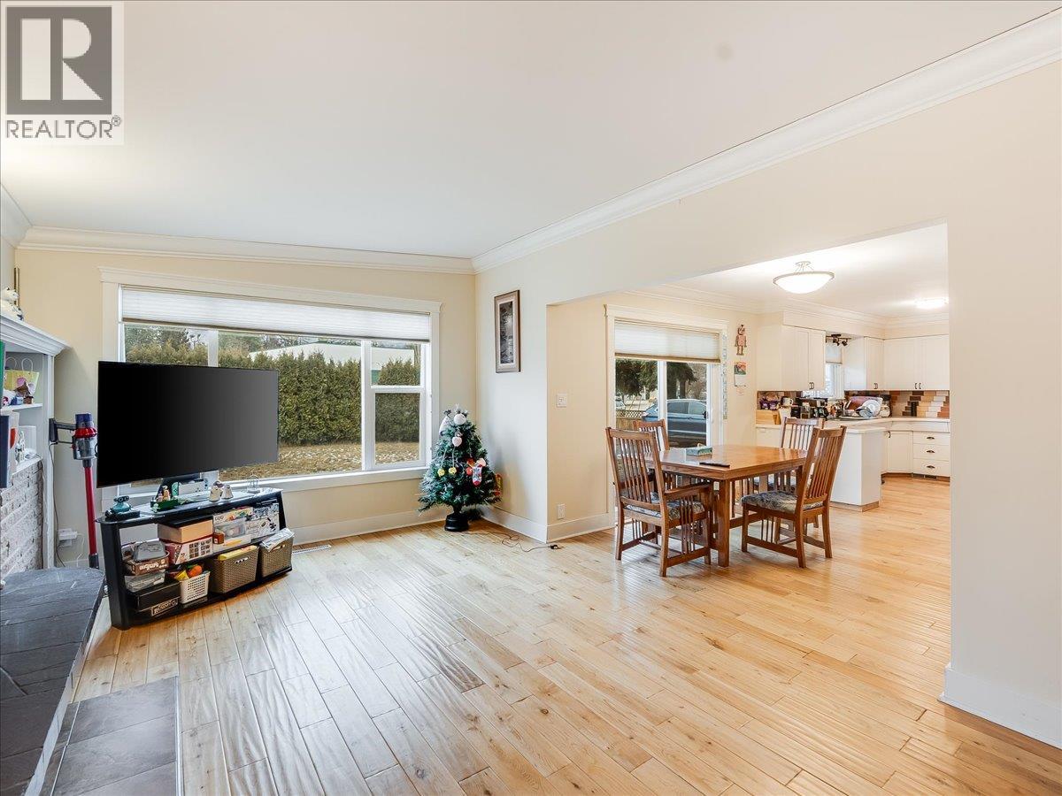 2270 10th Avenue, Castlegar