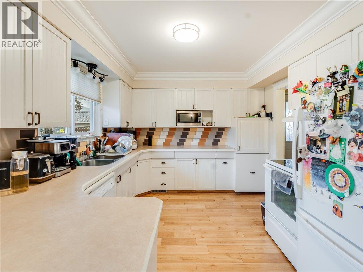 2270 10th Avenue, Castlegar