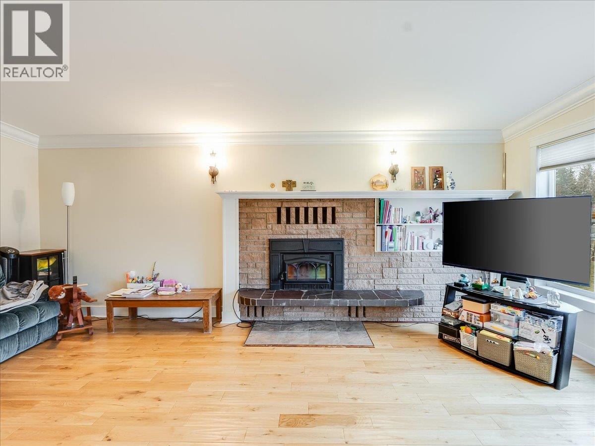 2270 10th Avenue, Castlegar