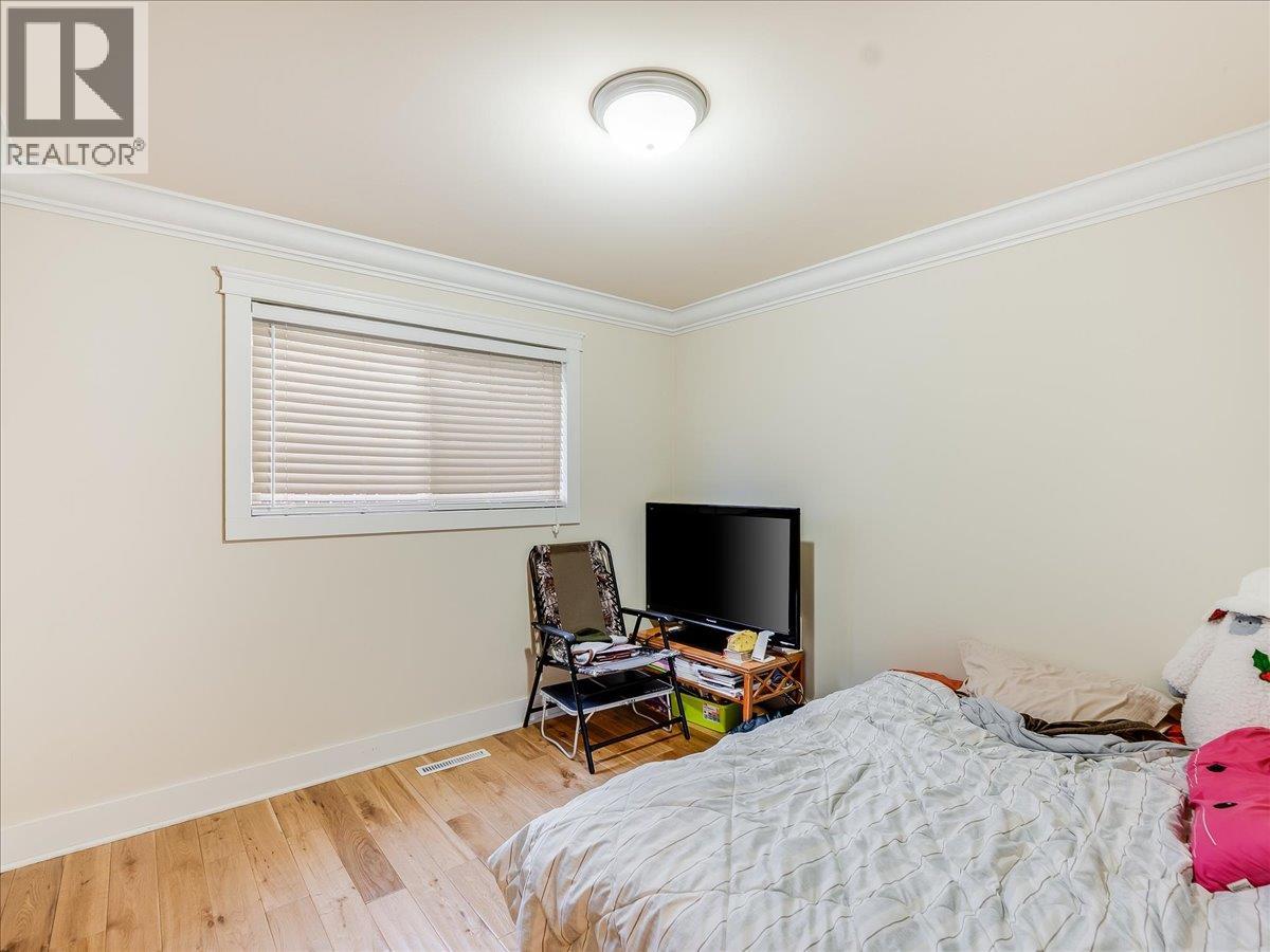 2270 10th Avenue, Castlegar