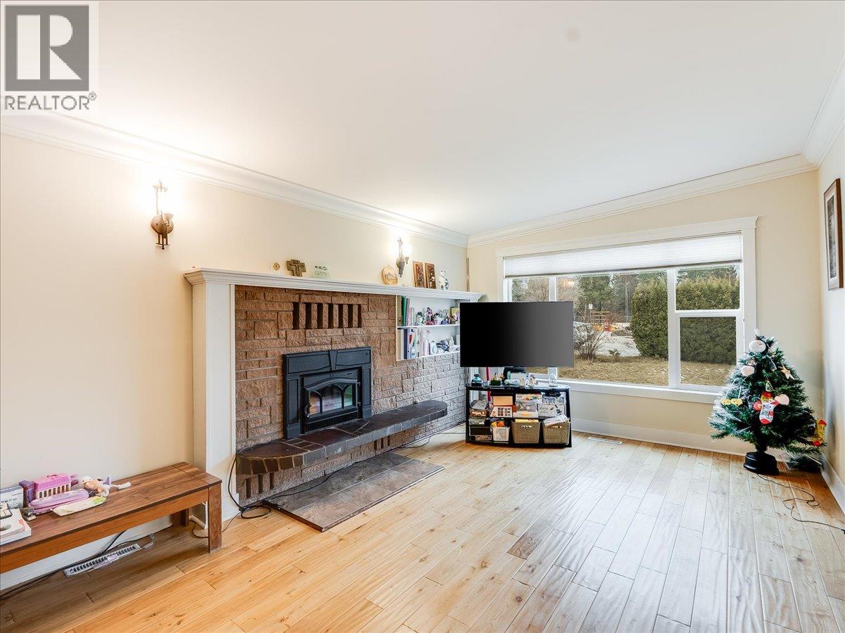 2270 10th Avenue, Castlegar