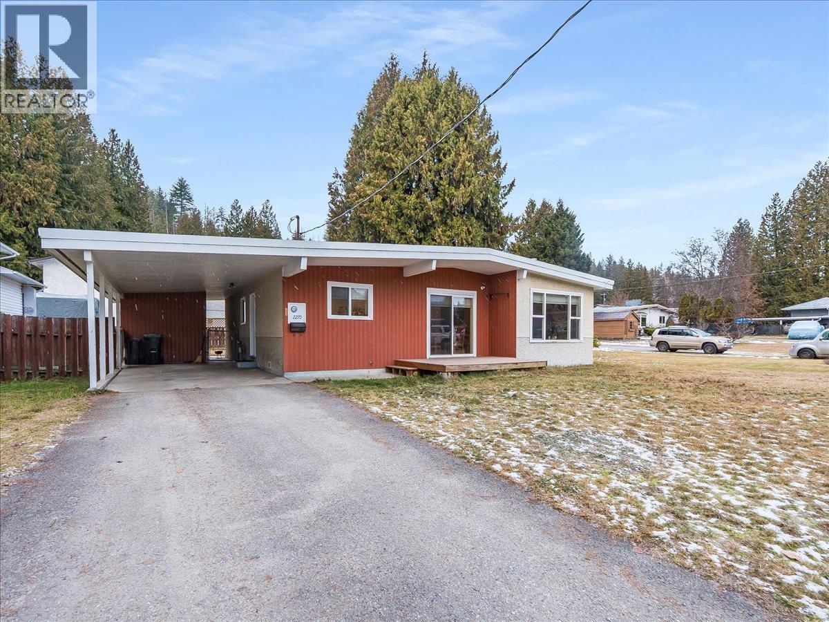2270 10th Avenue, Castlegar