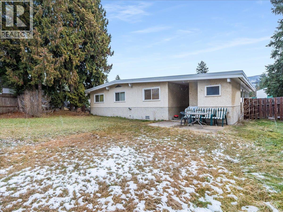 2270 10th Avenue, Castlegar