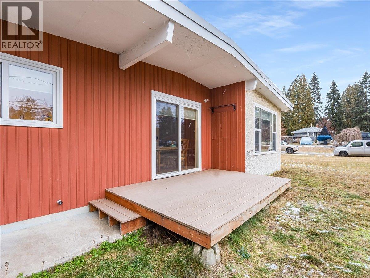 2270 10th Avenue, Castlegar