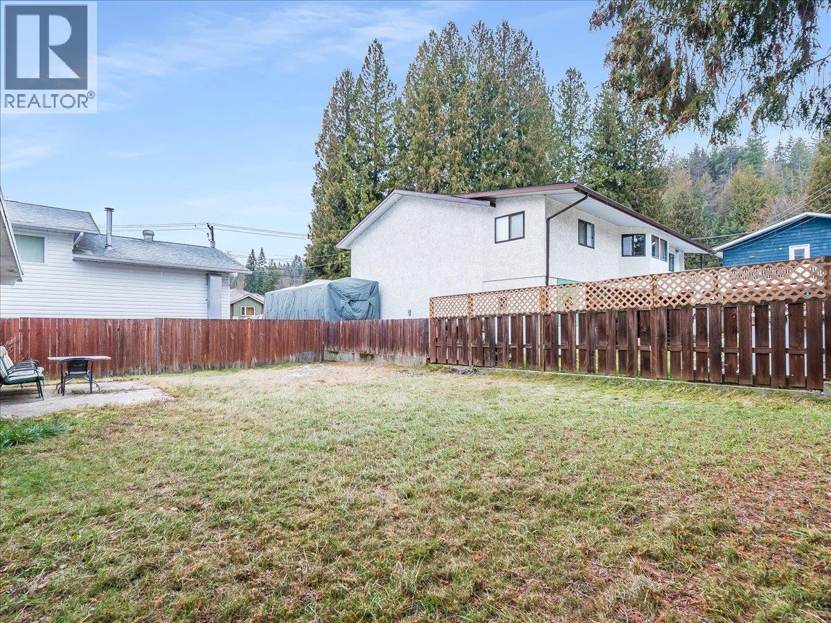 2270 10th Avenue, Castlegar