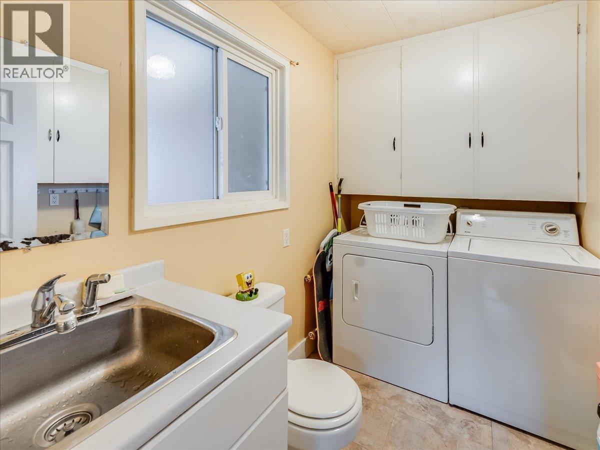 2270 10th Avenue, Castlegar