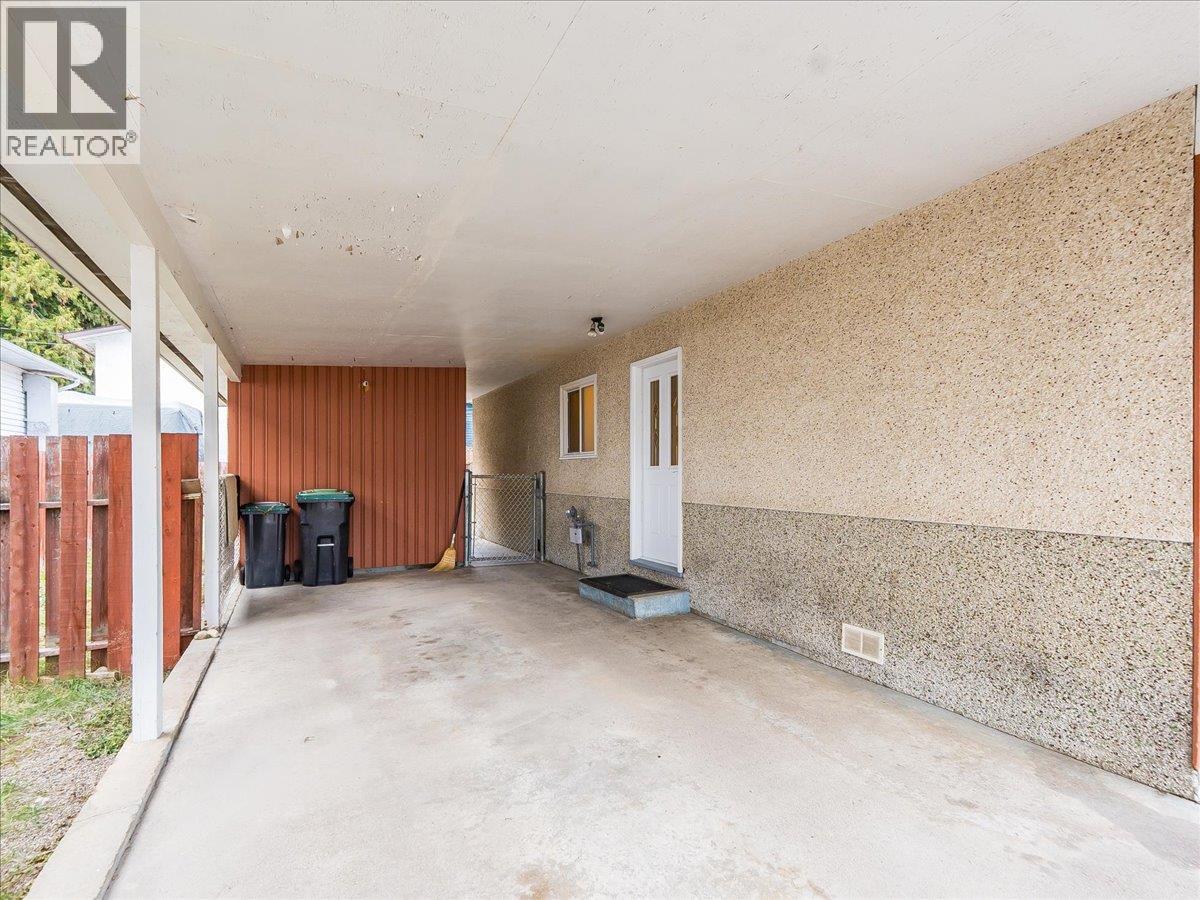 2270 10th Avenue, Castlegar