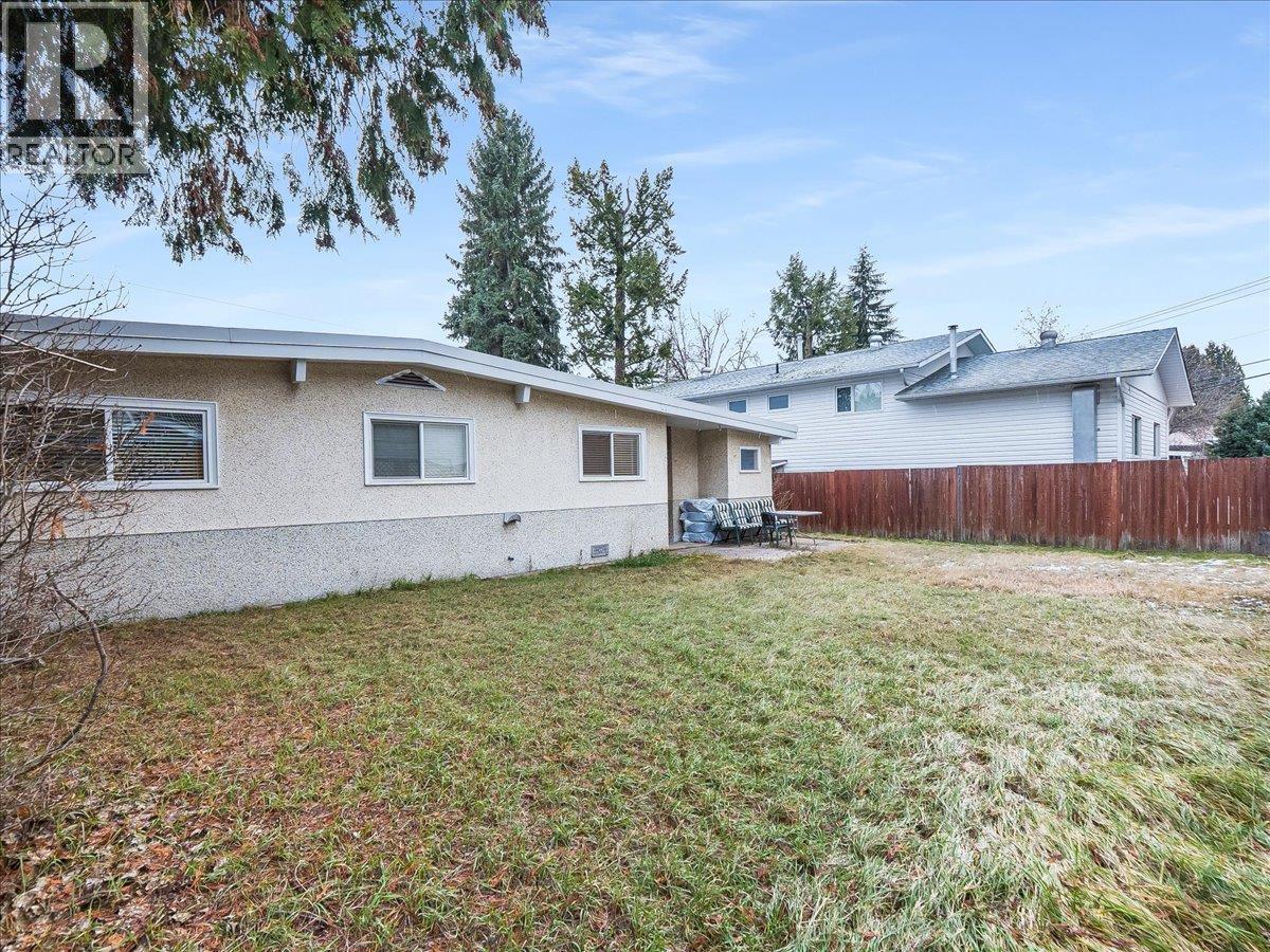 2270 10th Avenue, Castlegar