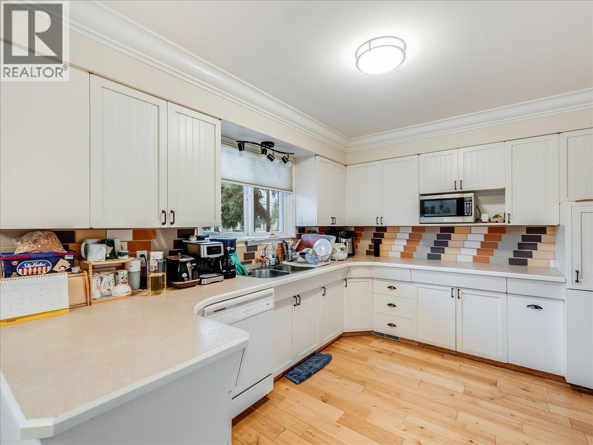 2270 10th Avenue, Castlegar