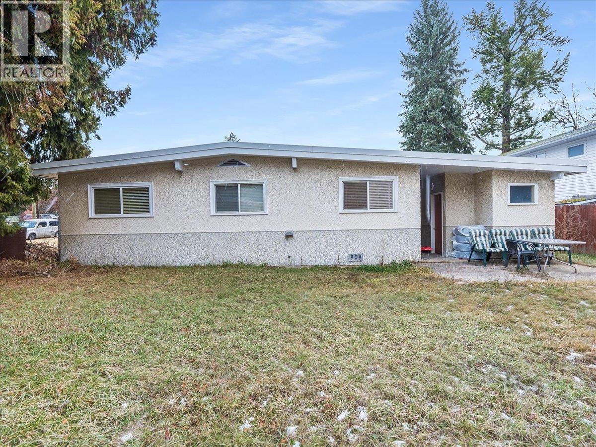 2270 10th Avenue, Castlegar