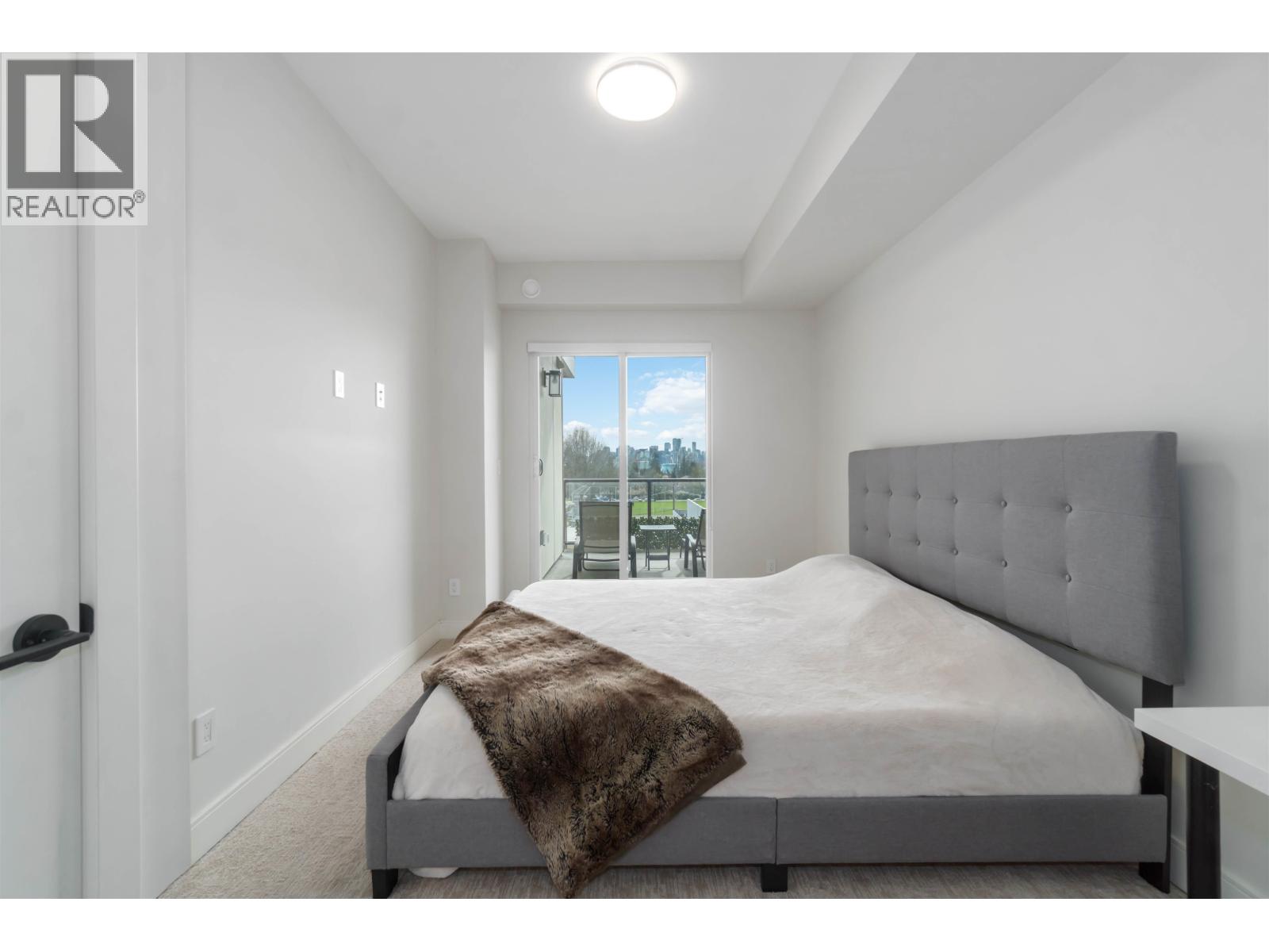 409 1633 TATLOW AVENUE, North Vancouver