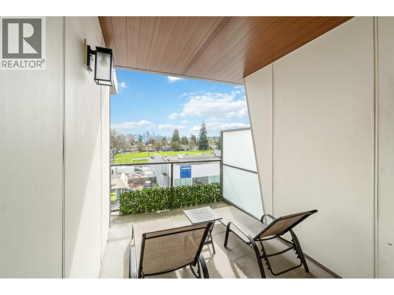 409 1633 TATLOW AVENUE, North Vancouver