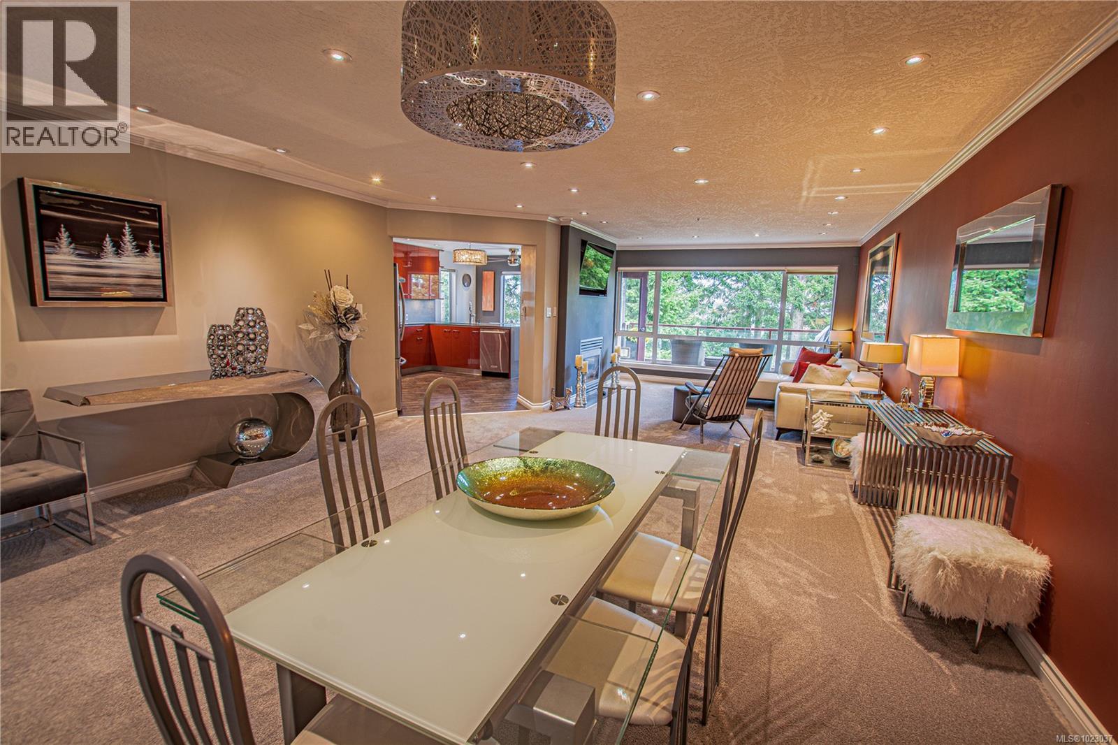 502 940 Boulderwood Rise, Saanich