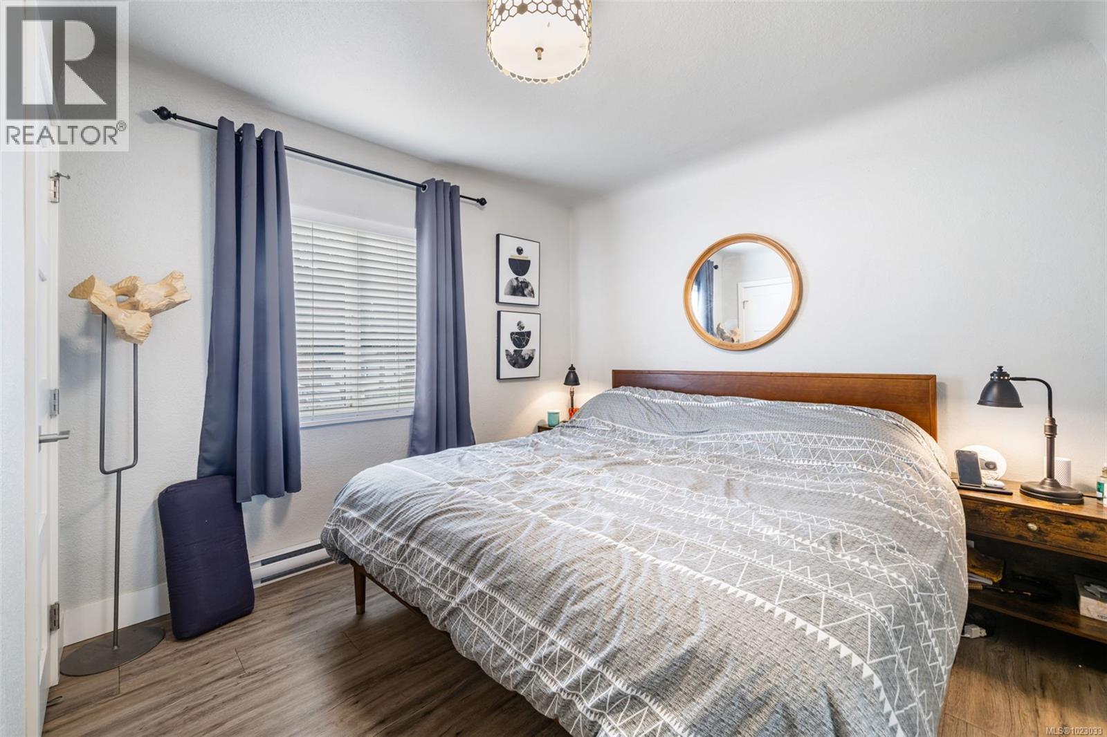  1232 Pearce Crescent, Saanich