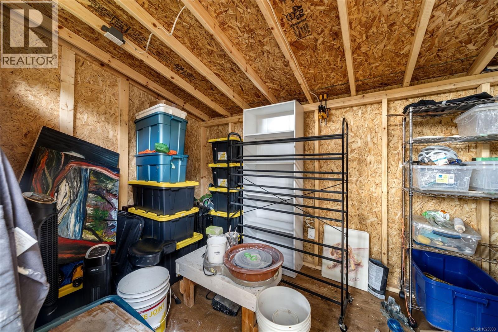  1232 Pearce Crescent, Saanich